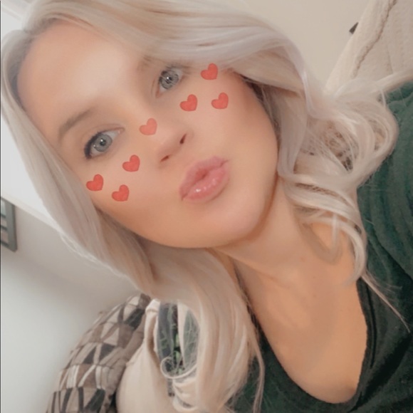 Meet your Posher, Christy - Picture 1 of 1